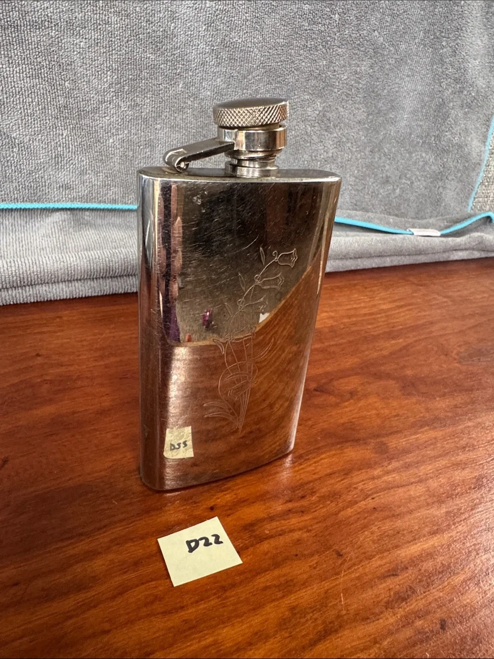 Vintage Floral Engraved Stainless Steel Hip Flask Compact 4oz.